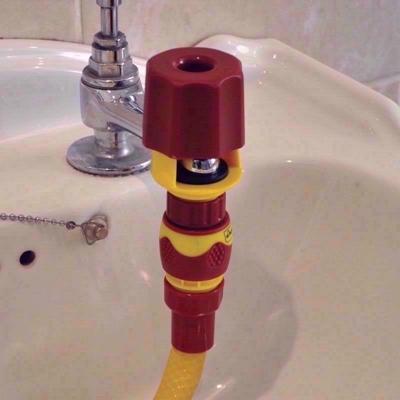KINGFISHER-GOLD-HOSE-MULTI-TAP-CONNEDCTER_KINGFISHER_GOLD_HOSE_MULTI_TAP_CONNEDCTER_.jpeg