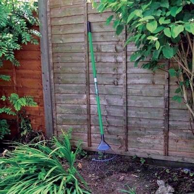 KINGFISHER-HANDLED-LAWN-RAKE_KINGFISHER_LAWN_RAKE_.jpeg