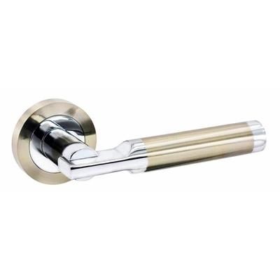 SMITHS-ARTISAN-LEVER-ON-ROSE-DOOR-HANDLE_SMITHS_ARTISAN_LEVER_ON_ROSE_DOOR_HANDLE_.jpeg